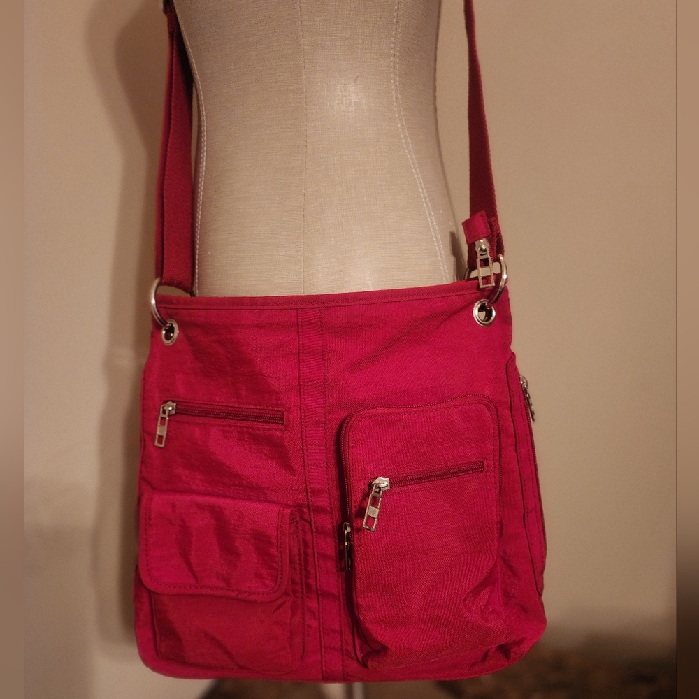 Bueno Red Crossbody Bag with Multiple Pockets